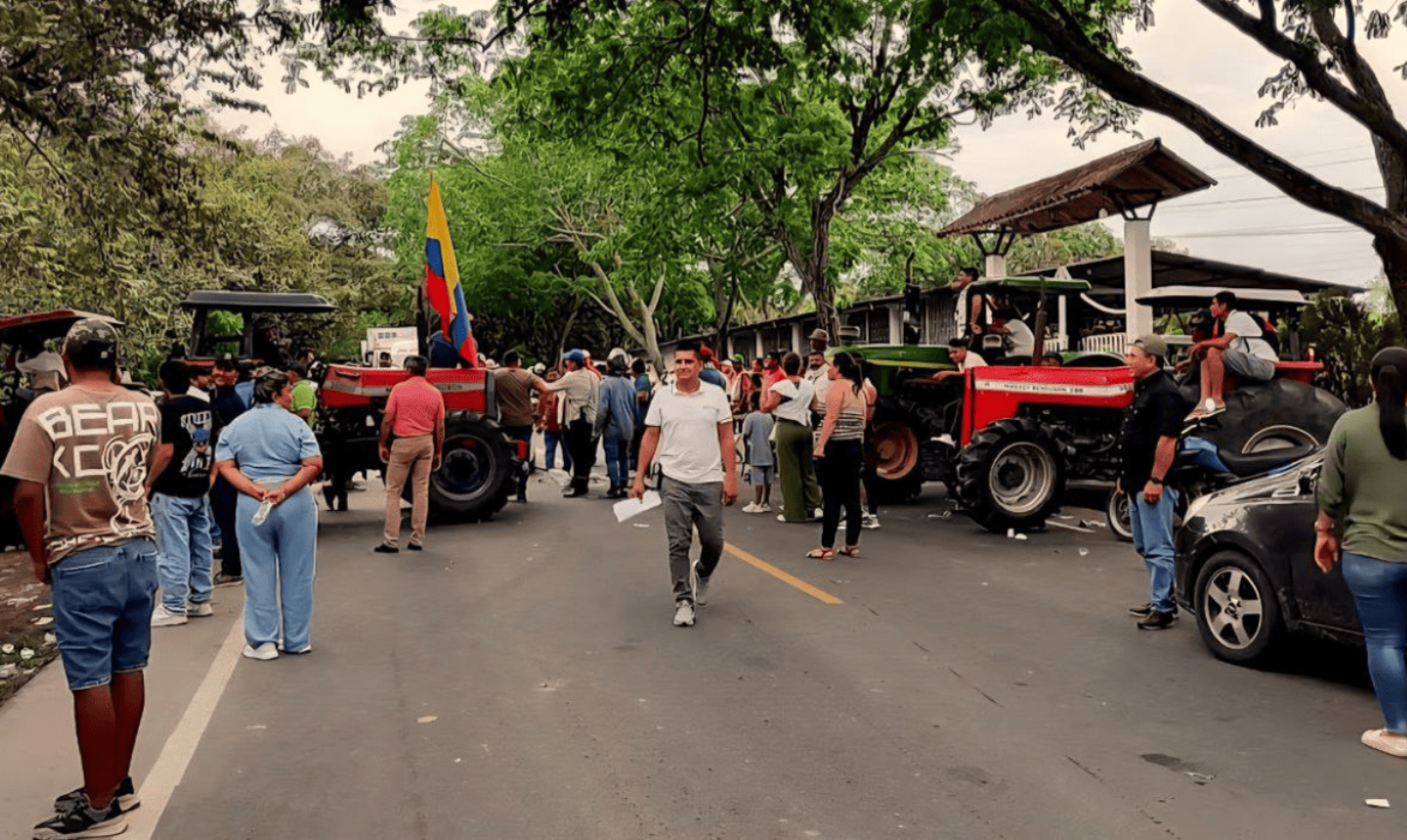 Paro arrocero continúa con bloqueos en ocho departamentos en su segundo día
