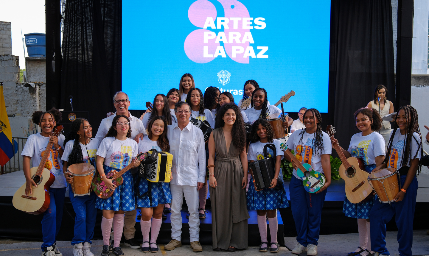 Gobierno entregó más de 300 instrumentos musicales en Magdalena como parte de “Artes para la Paz”