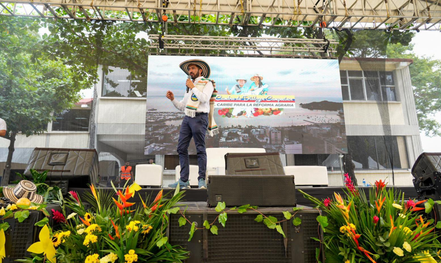 Cumbre de diálogos campesinos: la estrategia de la ADR para impulsar la reforma agraria