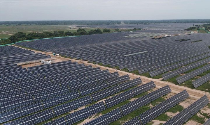 Gobierno inaugura el parque solar más grande de Colombia en el Cesar