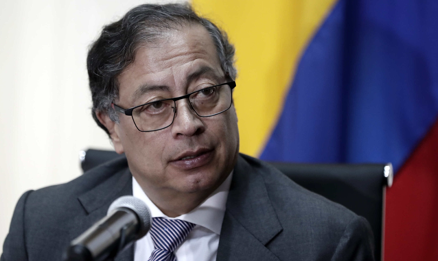 “Yo no amenazo”: Petro le responde a senadora Blel por denuncias de intimidación