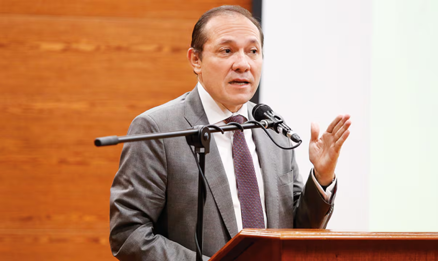 “Si tienen la mayoría, voten la nueva consulta”: ministro Sanguino lanza reto al Senado