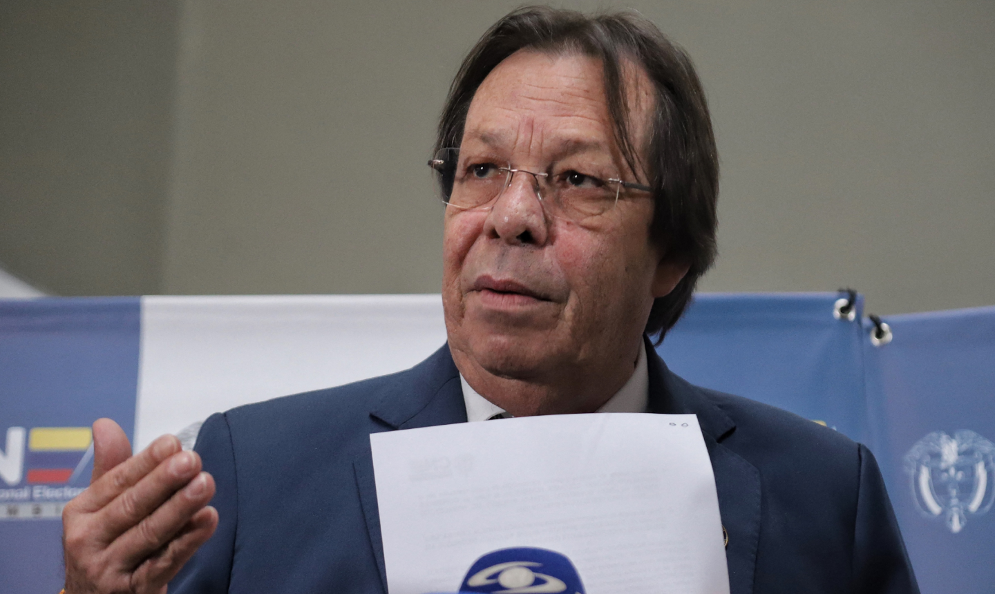 Fiscalía investiga al presidente del CNE por denuncia de acoso y concusión