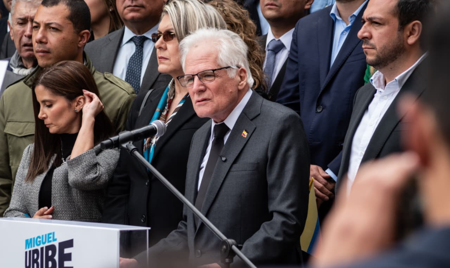 Uribe Londoño acusa inacción de la Comisión de Acusación y amenaza con escalar caso Petro a instancias internacionales
