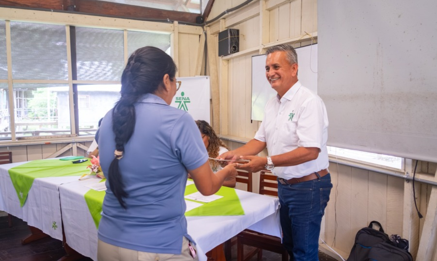 SENA y Parque Amacayacu certifican a habitantes indígenas en competencias para el ecoturismo sostenible
