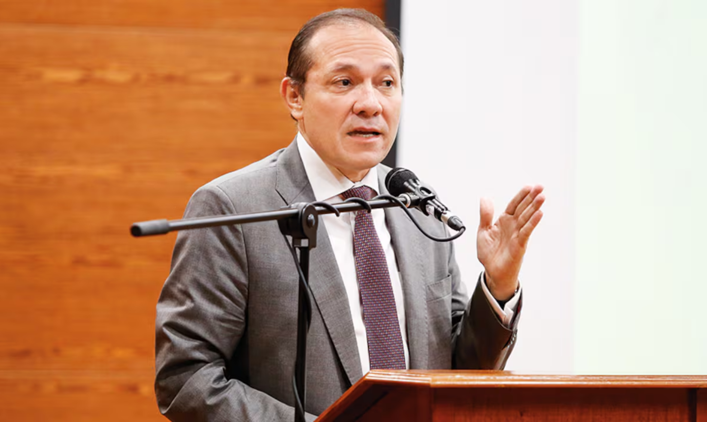 MinTrabajo insiste en que el aumento del salario mínimo sigue vigente pese a suspensión