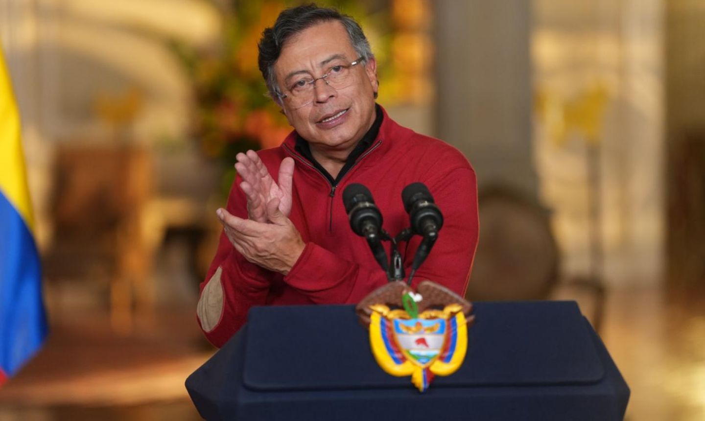 Presidente llama a marchas el 19 de febrero tras suspensión del salario mínimo