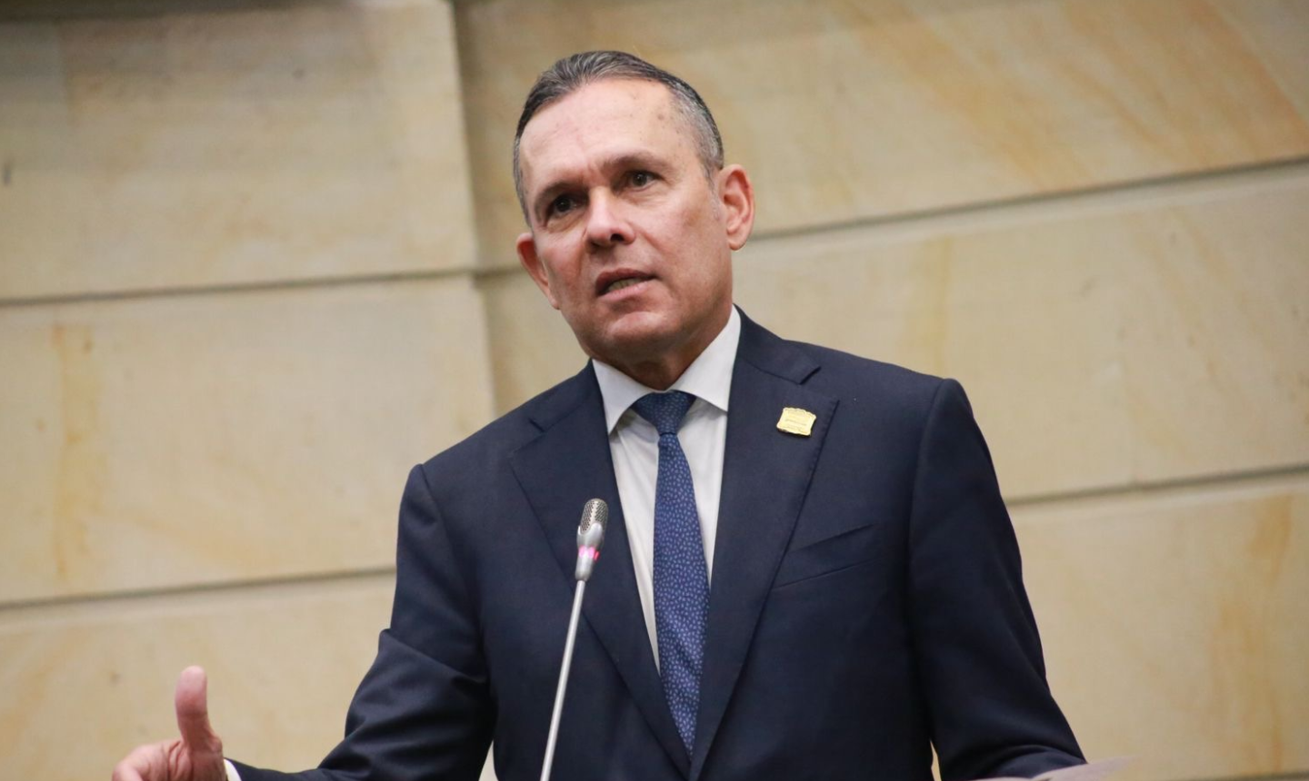 Rebelión en el Partido Conservador: 17 congresistas se enfrentan a Efraín Cepeda por cambios internos