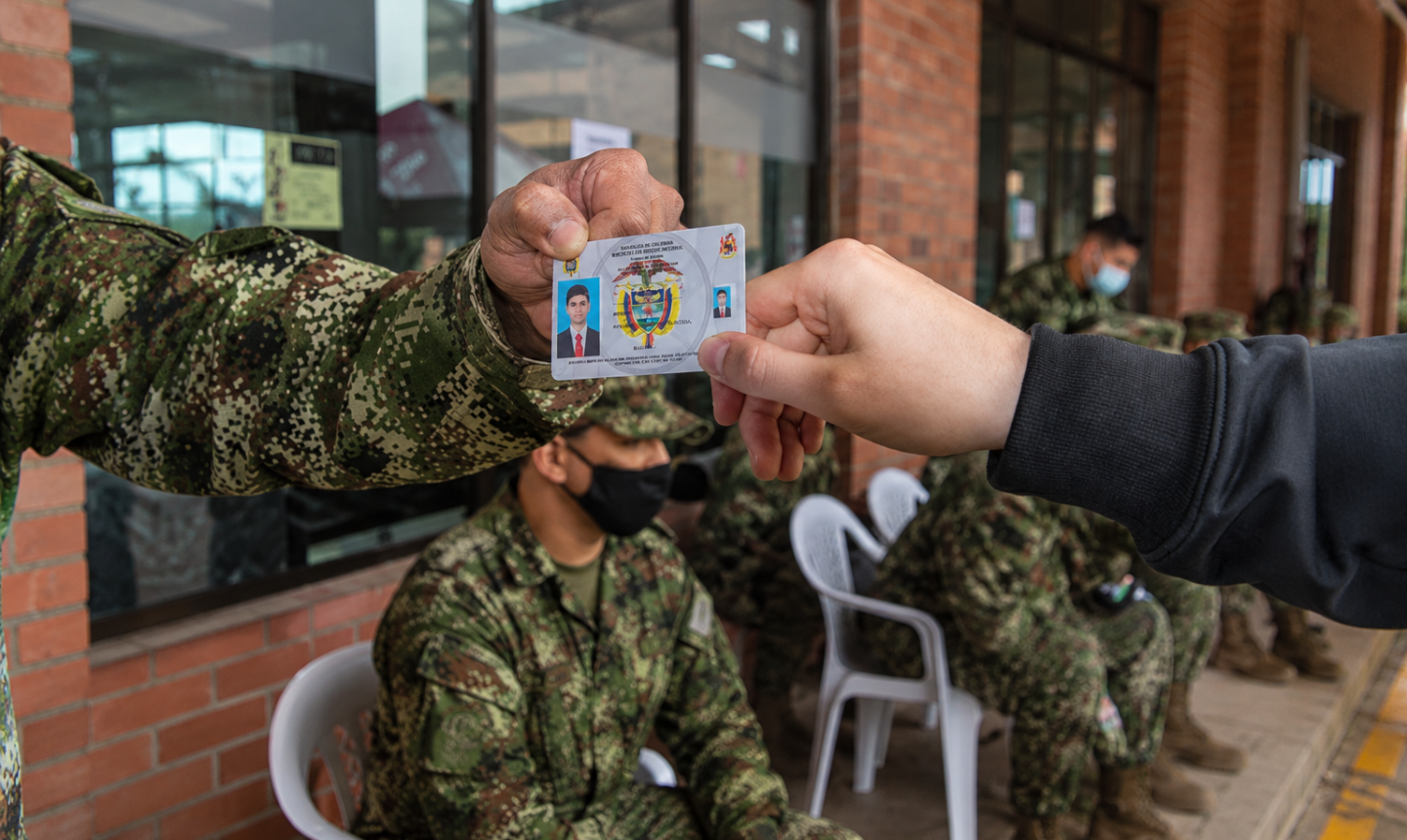 Gobierno abrió convocatoria para reemplazar el servicio militar con trabajo social: jóvenes recibirán pago y certificado equivalente a libreta militar