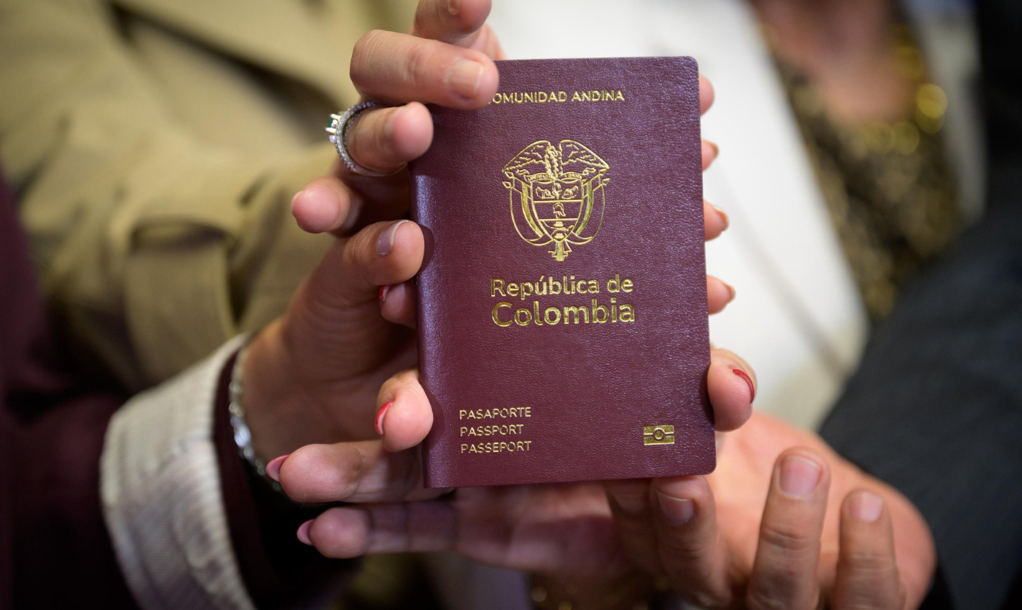 Tribunal mantiene en firme el convenio para el nuevo modelo de pasaportes y niega suspender los recursos