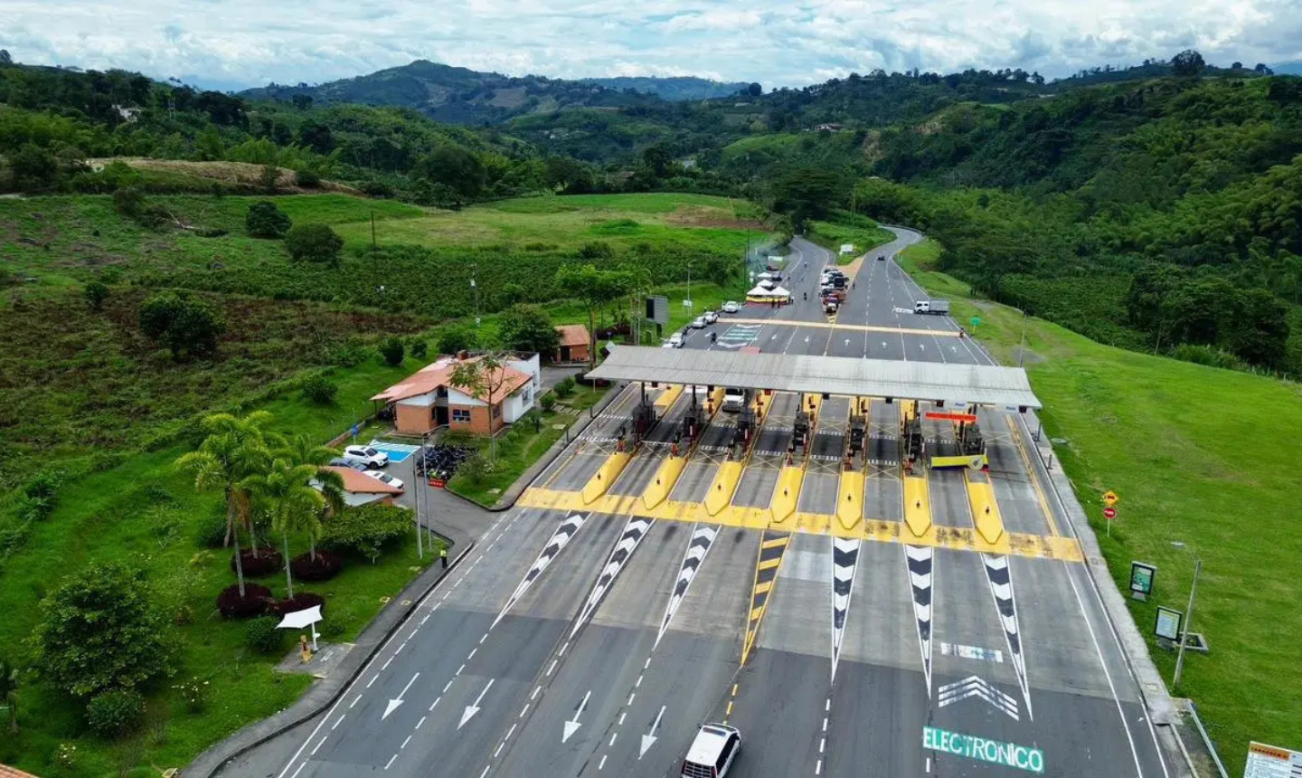 ¡Es oficial! Gobierno firma resolución que reduce a $700 la tarifa en peajes del Eje Cafetero
