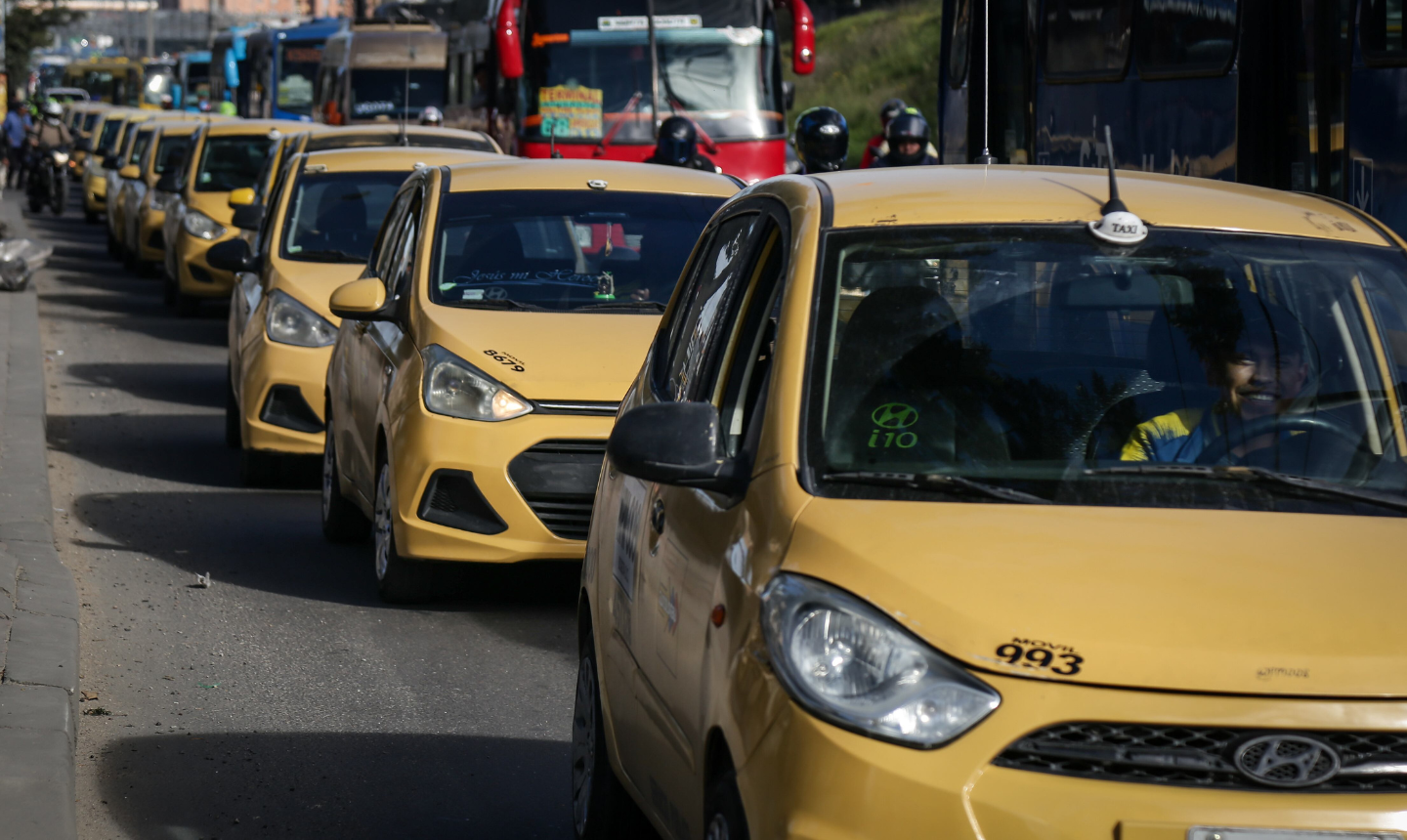 Gobierno le cumple a los taxistas: reforma elimina trabas y mejora garantías para todo el gremio